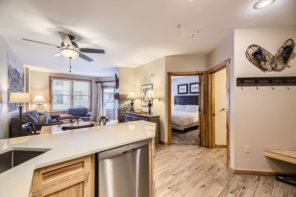 Buffalo Lodge! River Run! Walk To Lifts! 1 Bedroom Condo