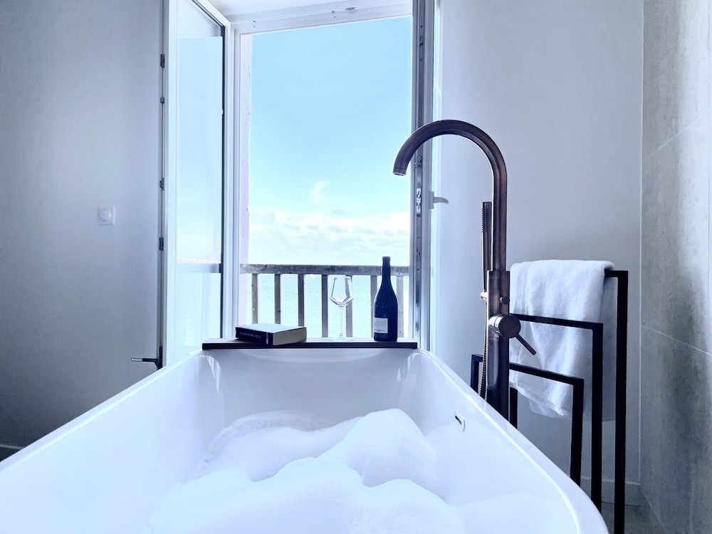 Apartment in Landeda With Beachfront Views