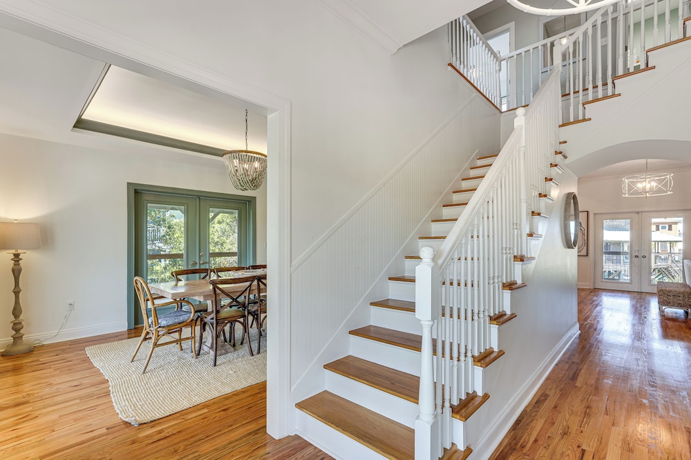 Walk to Ocean: Beach House w/ Pool in Port St Joe!