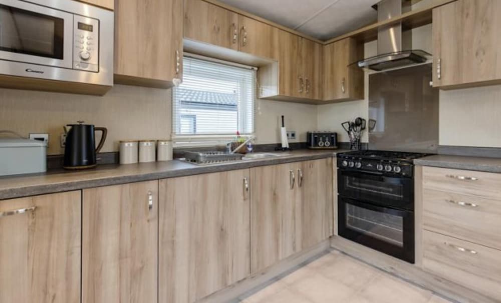 Immaculate 2-bed Lodge in Nr Mevagissey view 3