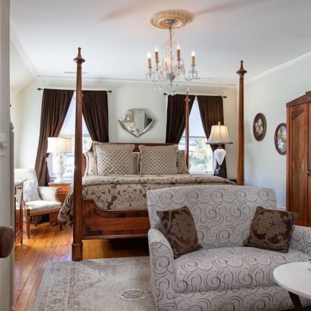 The Black Walnut B & B Inn