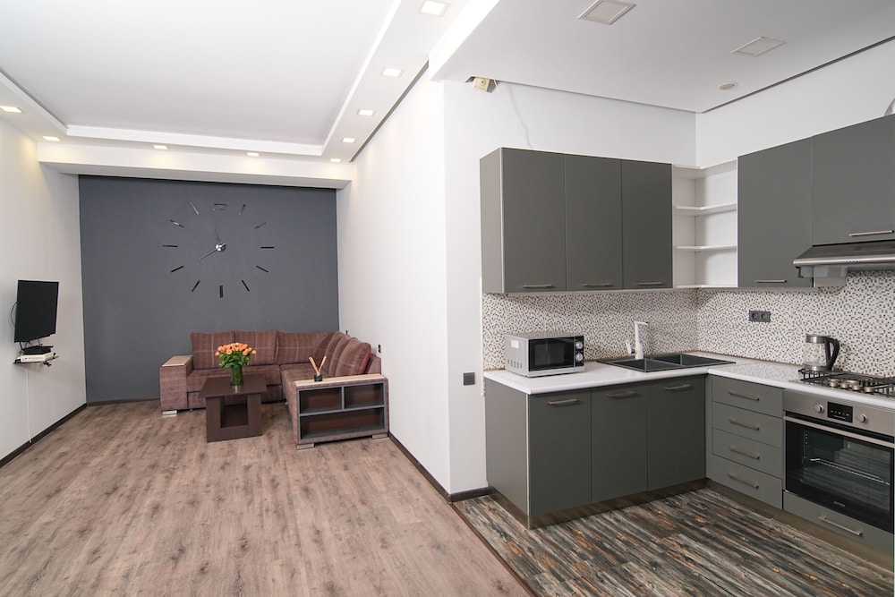 Elegant Suite by Sweet Home