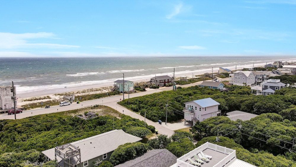 Oceanwatch Cottage by Topsail Realty