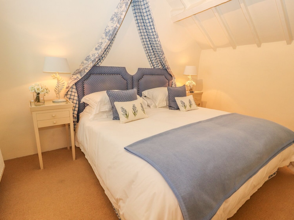 Storehouse Cottage view 2