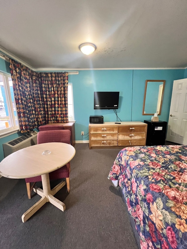 BUDGET INN