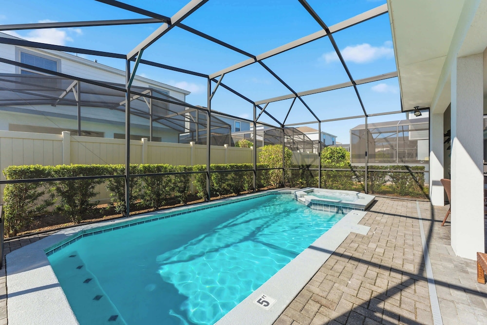 Family 6BR Home, Pool & Game Room