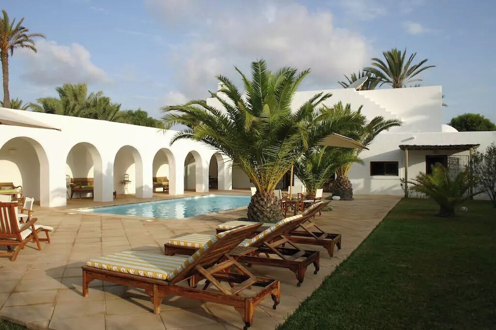 Menezel Jerba