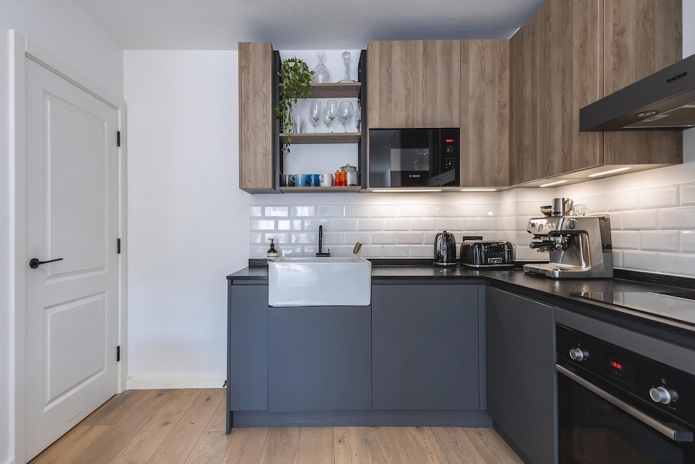 Stylish Hackney Wick Apartment With Terrace