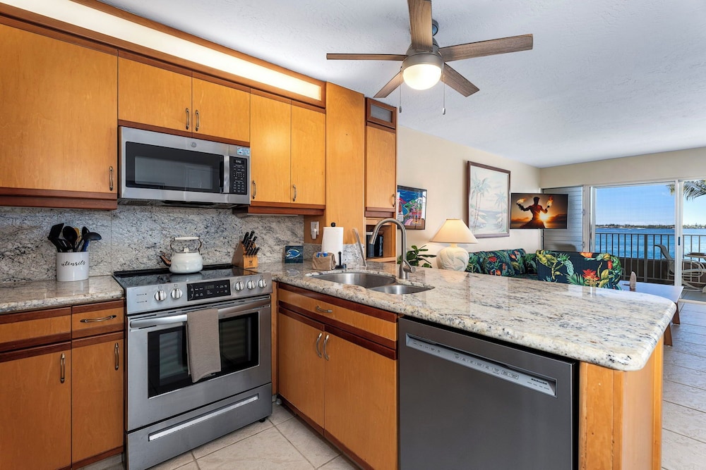 Ocean Front - Direct View of Kailua Bay - Vrkcv