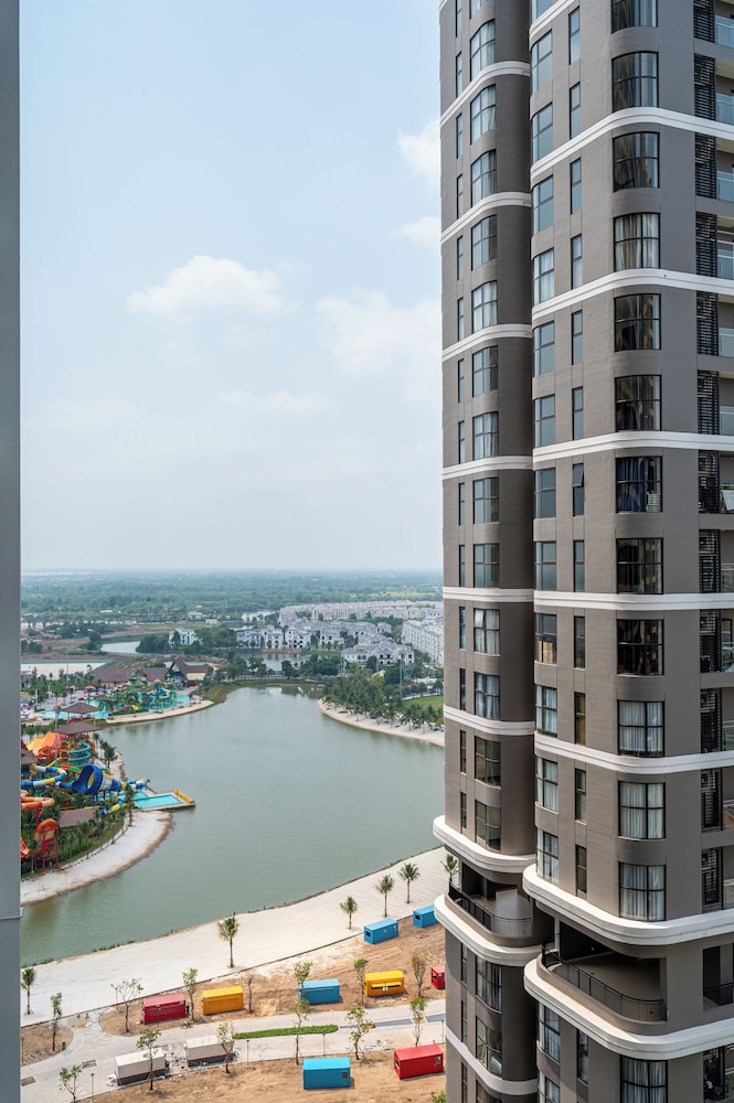 LA Nest 2 Bedrooms The Beverly - Vincom