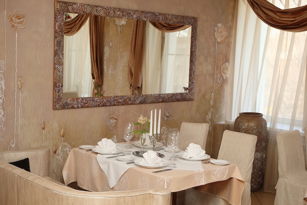 Almaz Hotel