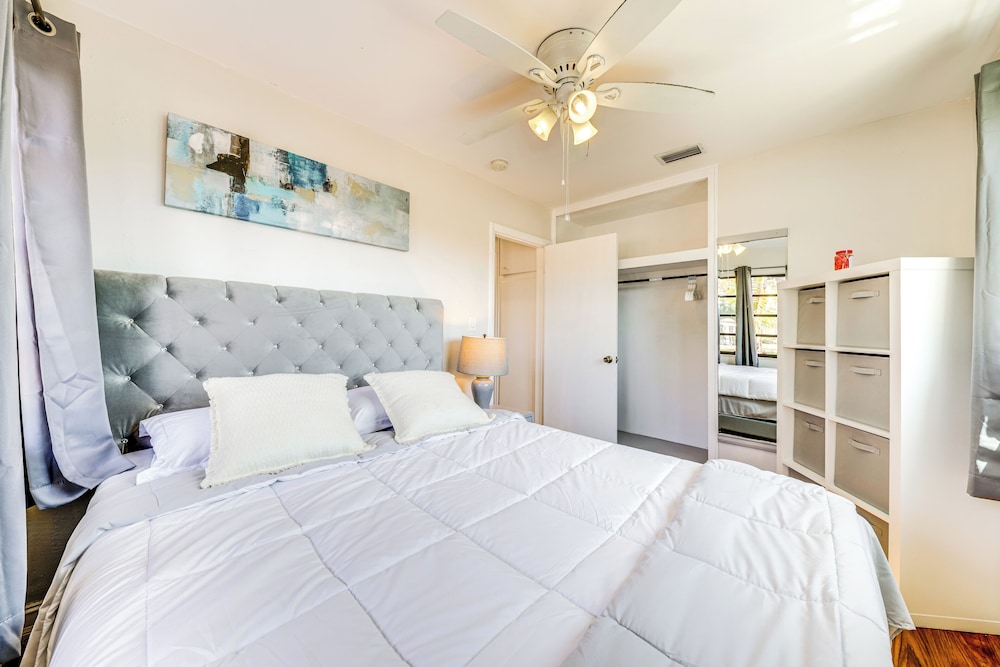 Walk to Dining & Shopping: Pompano Beach Home!