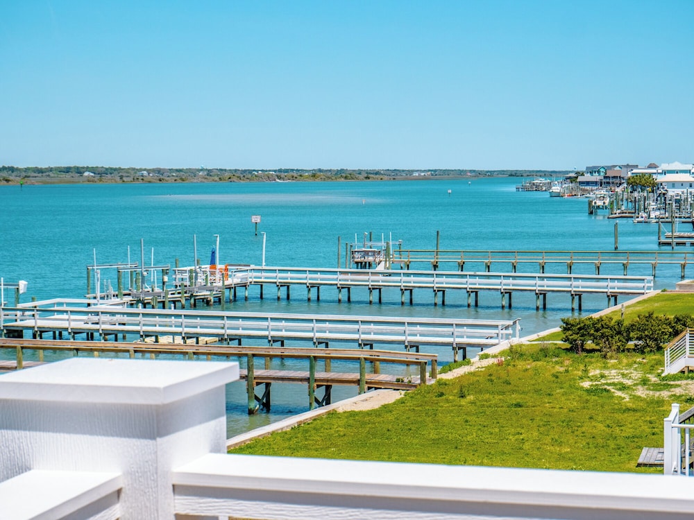 Channel 6 by Topsail Realty