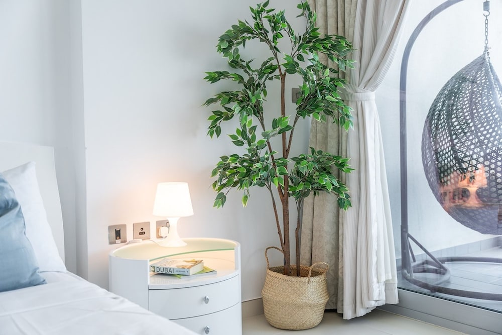 Peaceful and Airy 1-bedroom Apartment With the Palm Beach View