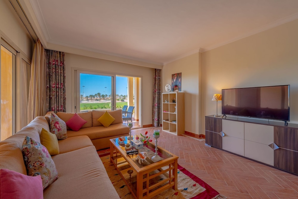 Vesta - Luxury APT III - 2BR - Golf view 2