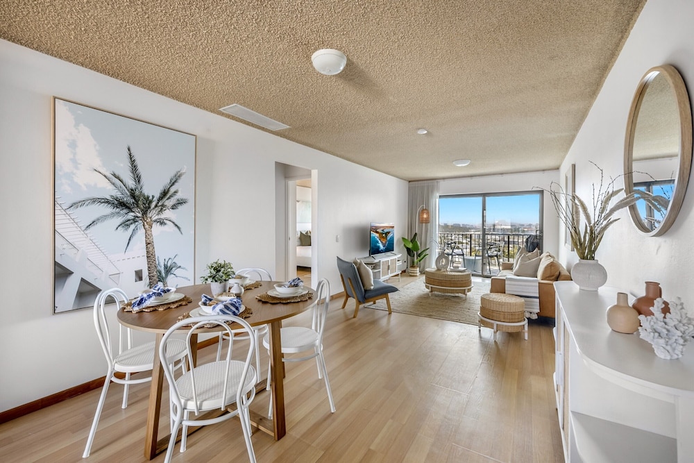 2-bed Near Beach With BBQ & Stunning Ocean Views