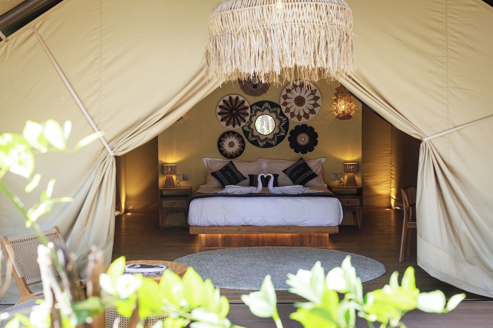 Barefoot Glamping