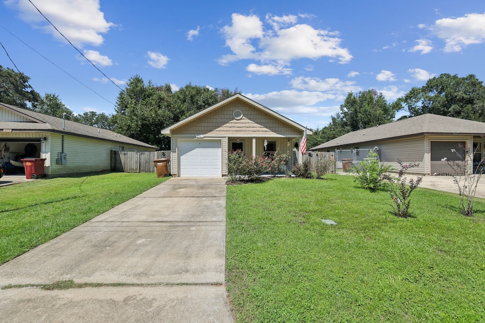 Relaxing Pace Bay House 3 Bedroom Home