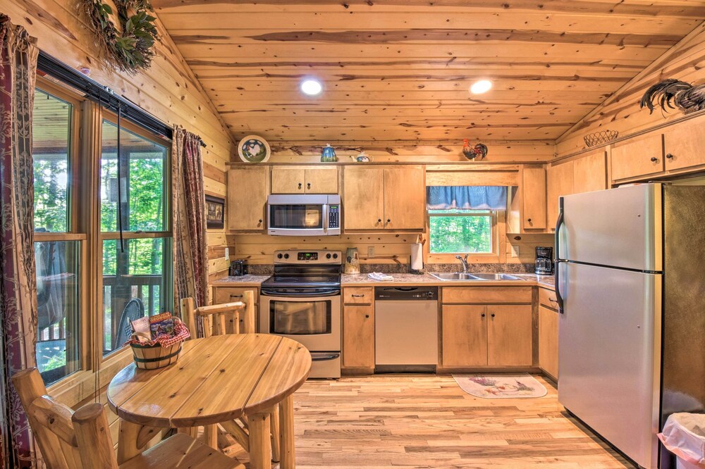 The Get Away at the Sautee Mountain Retreat view 4