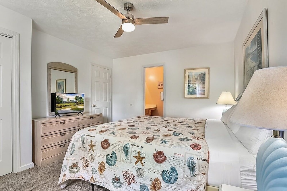 River Oaks 33f 2 Bedroom Condo