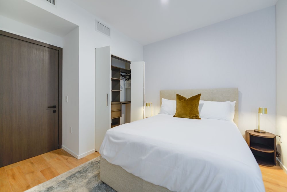 Luxury Condo  In The Epicenter of Miami