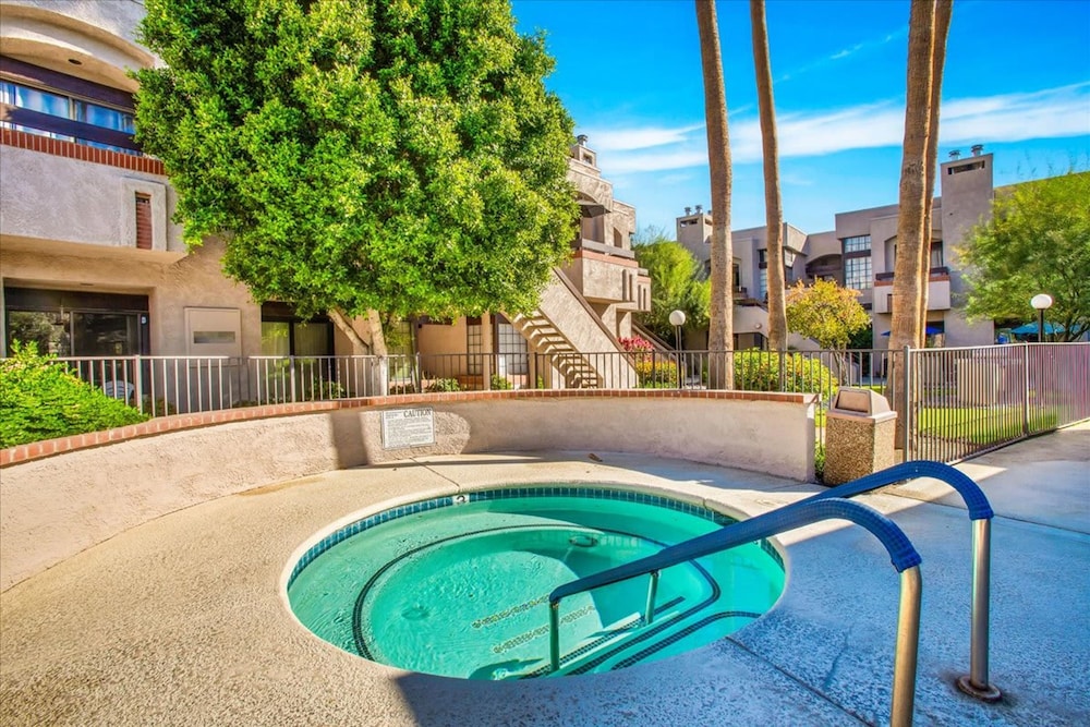 Hollywood Glam Hideaway