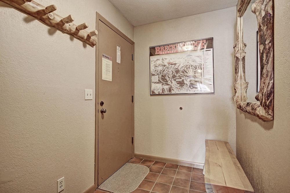 Longbranch 216 2 Bedroom Condo by RedAwning