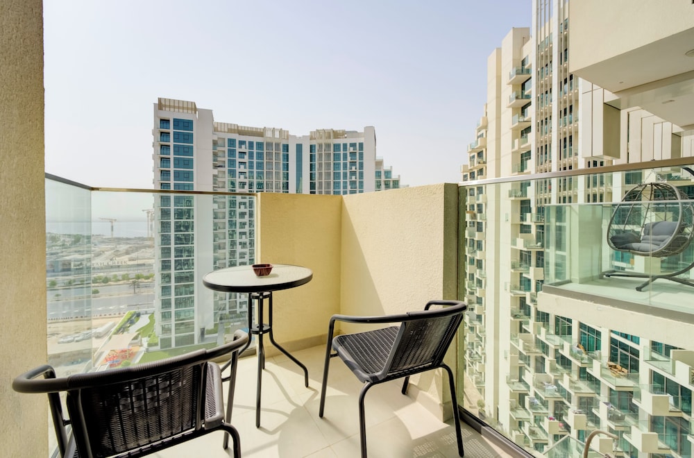 Farhad Azizi Residences - Al Jaddaf