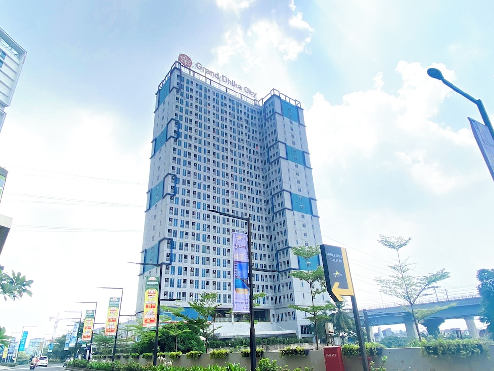 Good Deal And Restful Studio Grand Dhika City Apartment