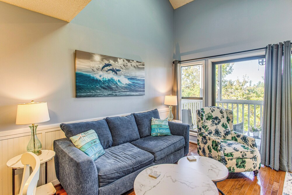 Golf, Gamble & Deep-sea Fish: Little River Condo