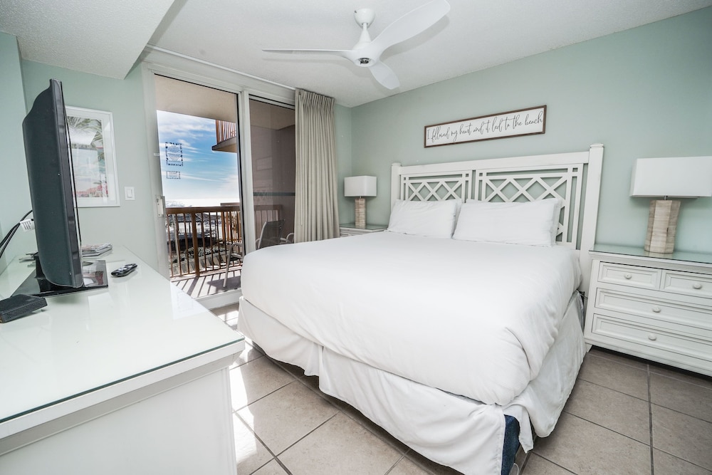 Pelican Beach Resort by Panhandle Getaways