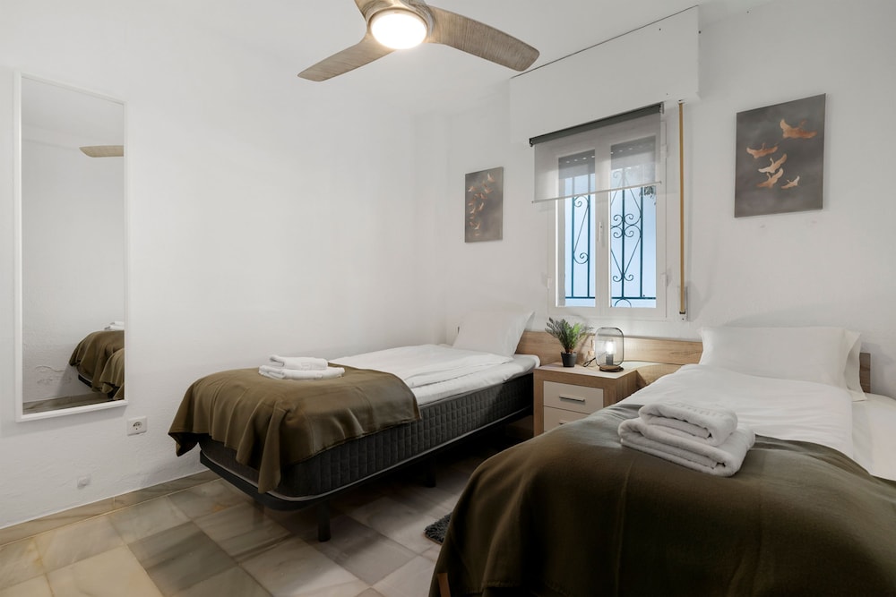 Blue Pearl Apartment Old Town Fuengirola Ref 24 by Costarentals - Ref 24
