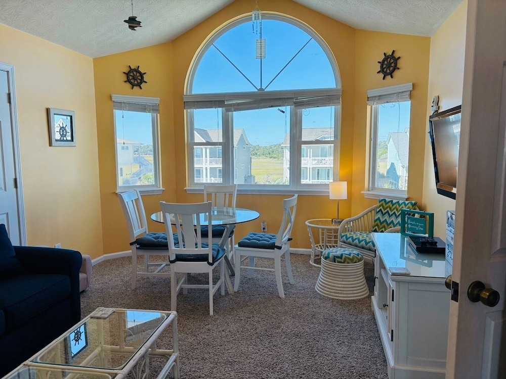 Summer Sandcastle 5 Bedroom Home by RedAwning