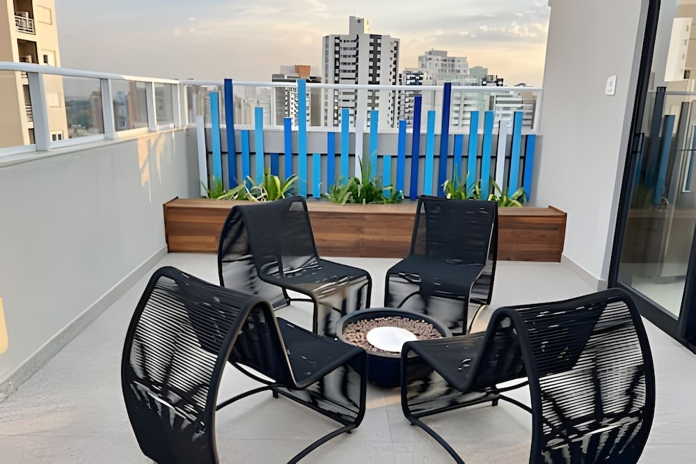 Aptos no Centro com Piscina e Academia