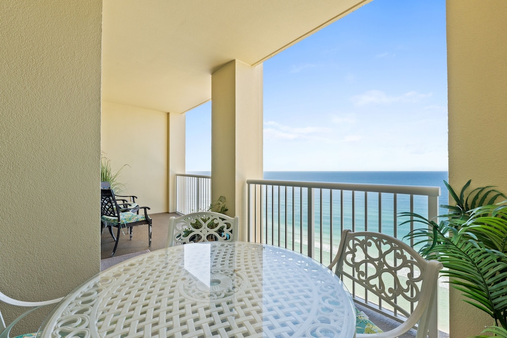 Grand Panama Beach Resort by Book That Condo