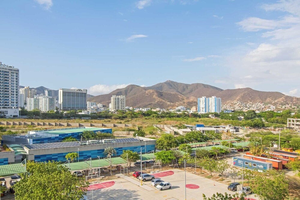 Salguero Suites By HostPro