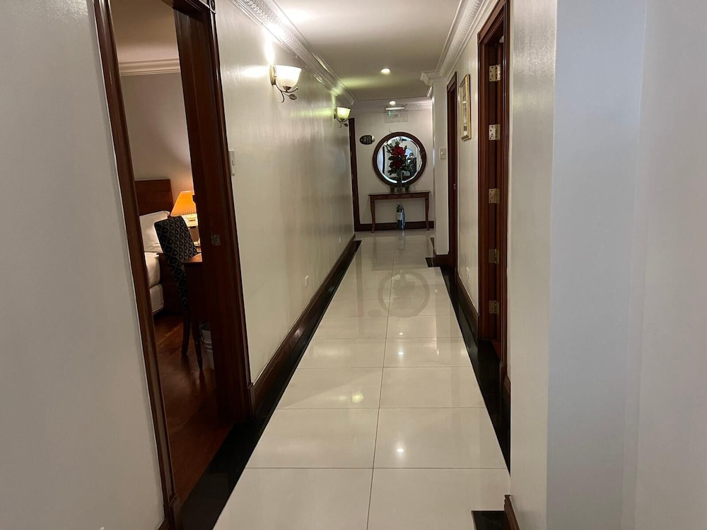 Townhouse OAK Makati Manila Near PNR Pasay Evangelista formerly VIP Suites