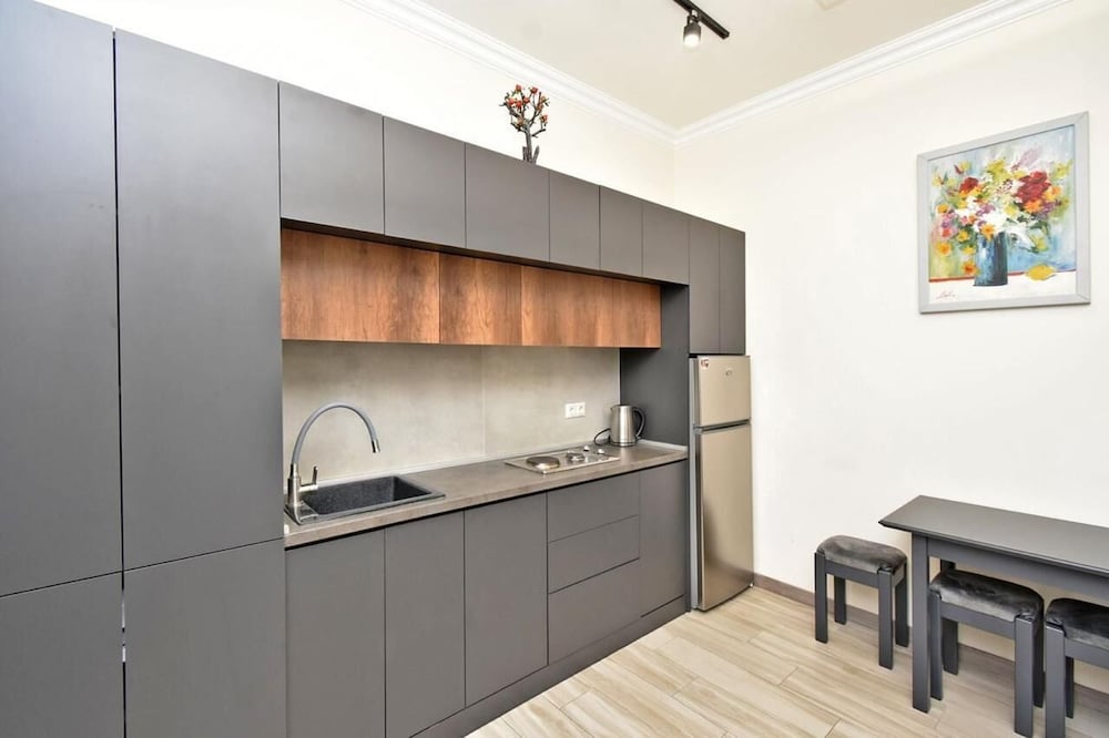 Apartments by Luxe Group AM713