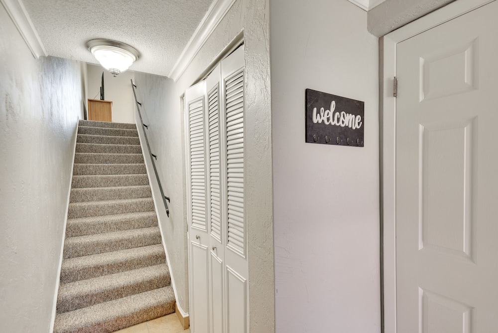 Florida Getaway - Balconies, Grill & Near Beaches!