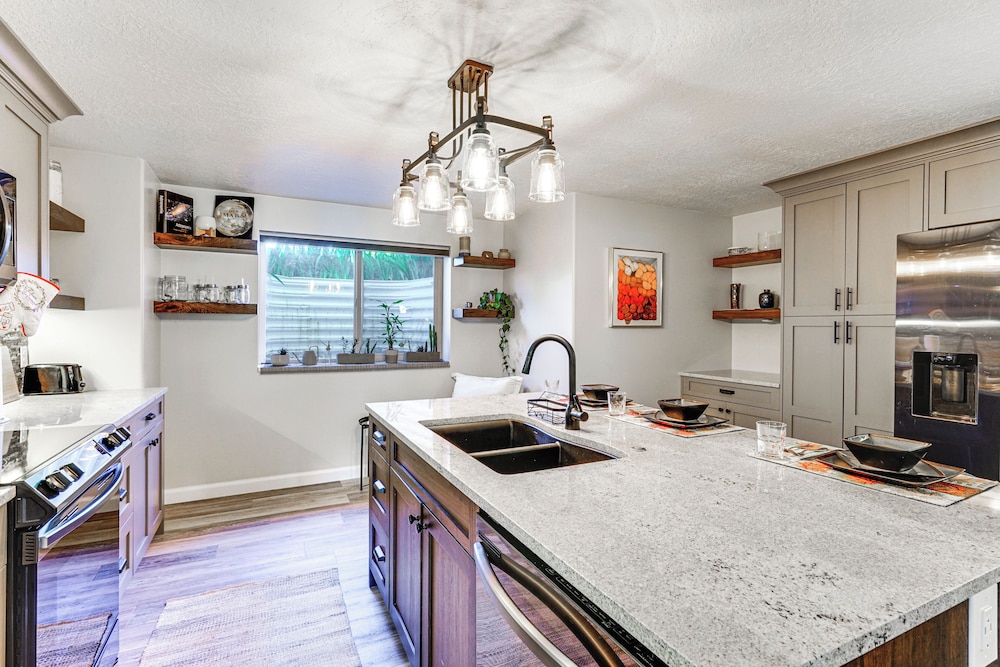 Cozy Kaysville Vacation Rental w/ Mountain Views!