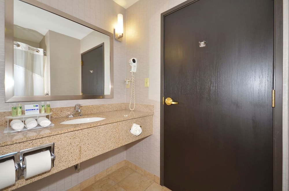 Farmington Vacations - Holiday Inn Express Suites Farmington, an IHG Hotel - Property Image 47