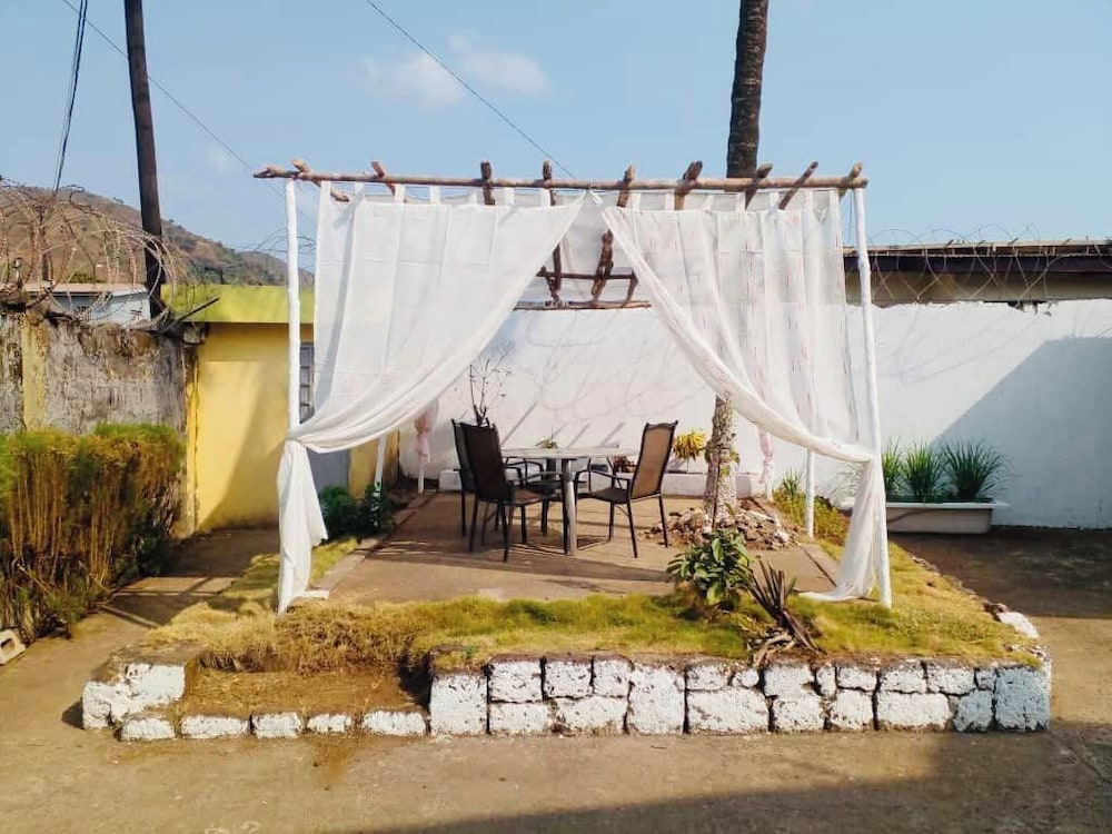 ZUNOX GUEST HOUSE