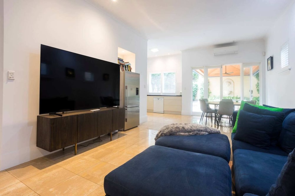 Beautiful 3BR Home With Patio + BBQ in Subiaco