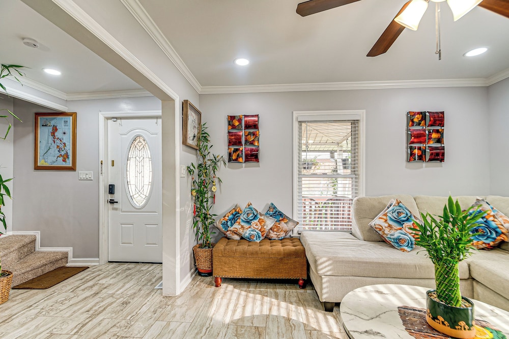 Walk to Historic Dtwn Burlington: Home w/ Yard