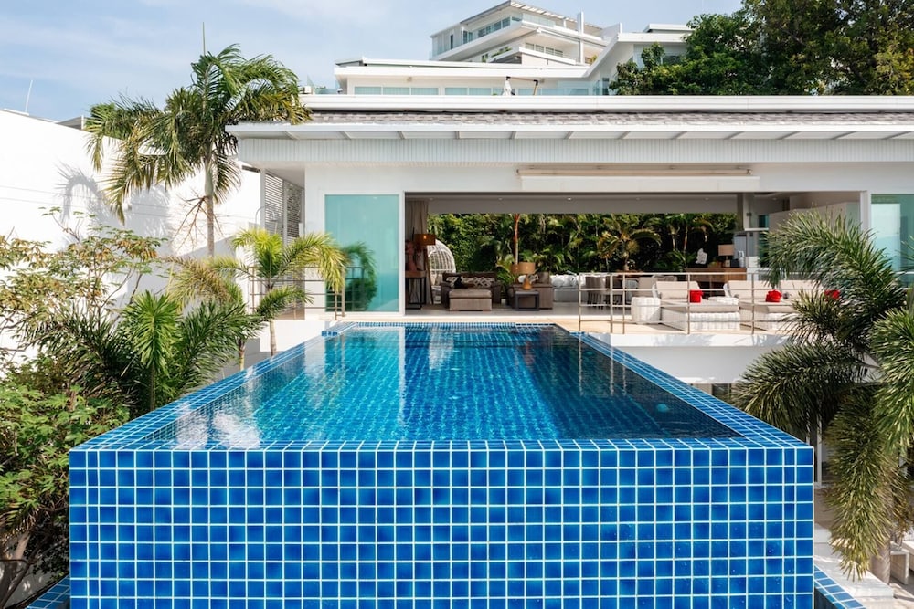 Luxury Sea View Pool Villa L at Unique Residences