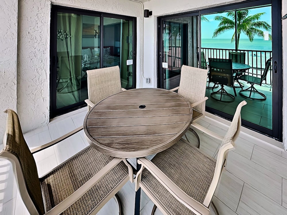Seaside 2 by Distinctive Beach Rentals