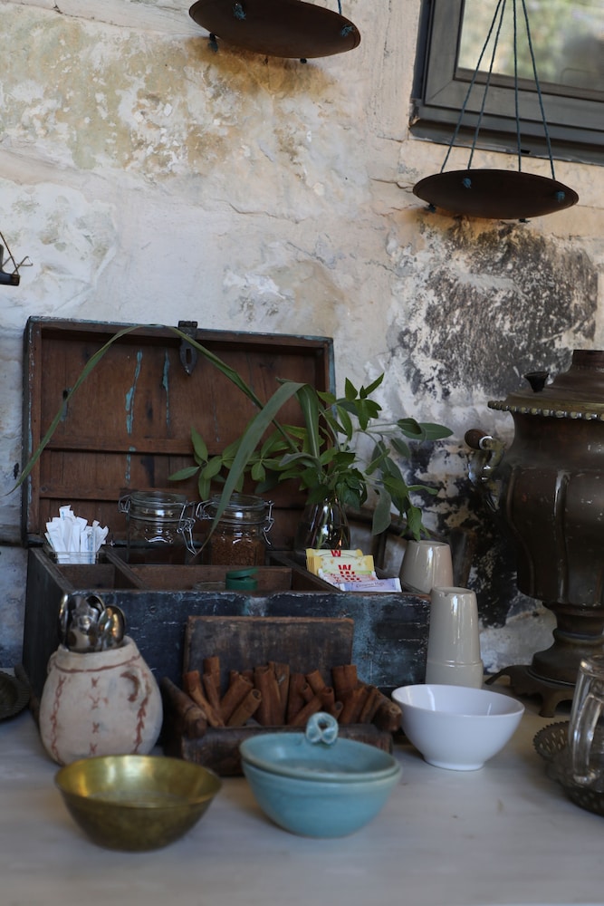 Shulamit Yard