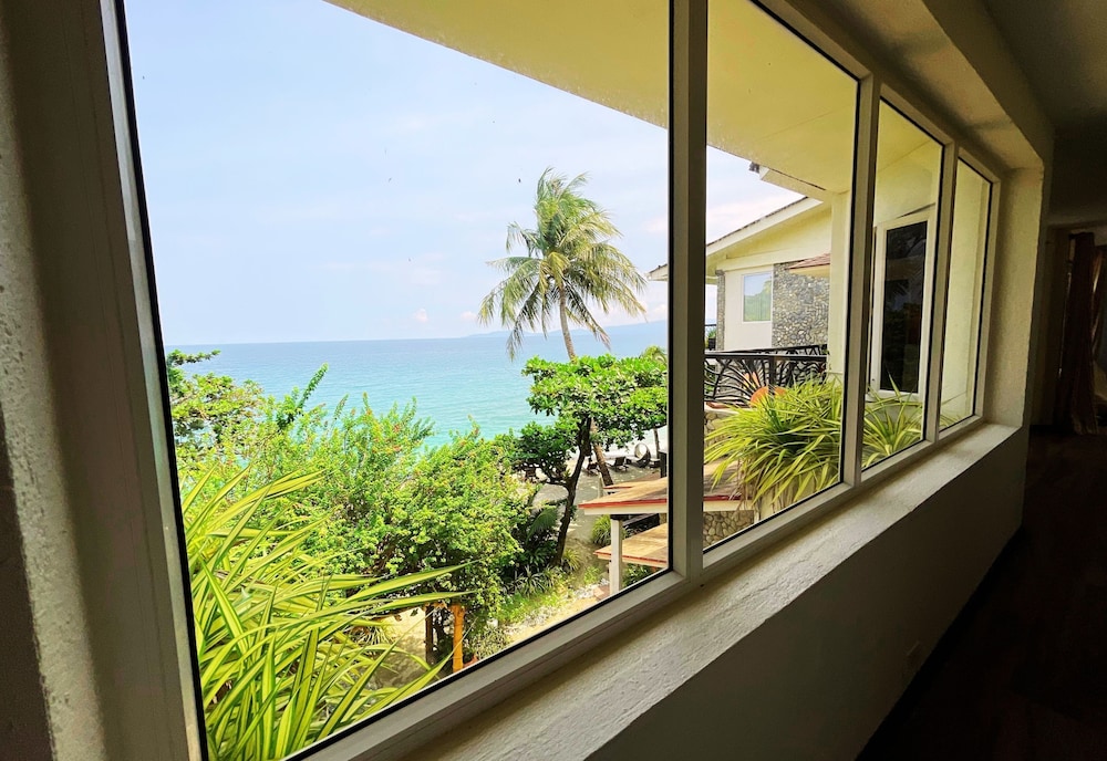 Sunset at Aninuan Beach Resort