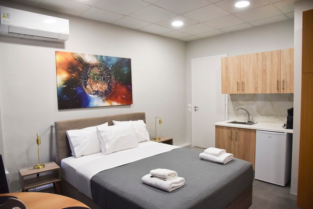 Athens Zeus A by Super Host Hub photo 2