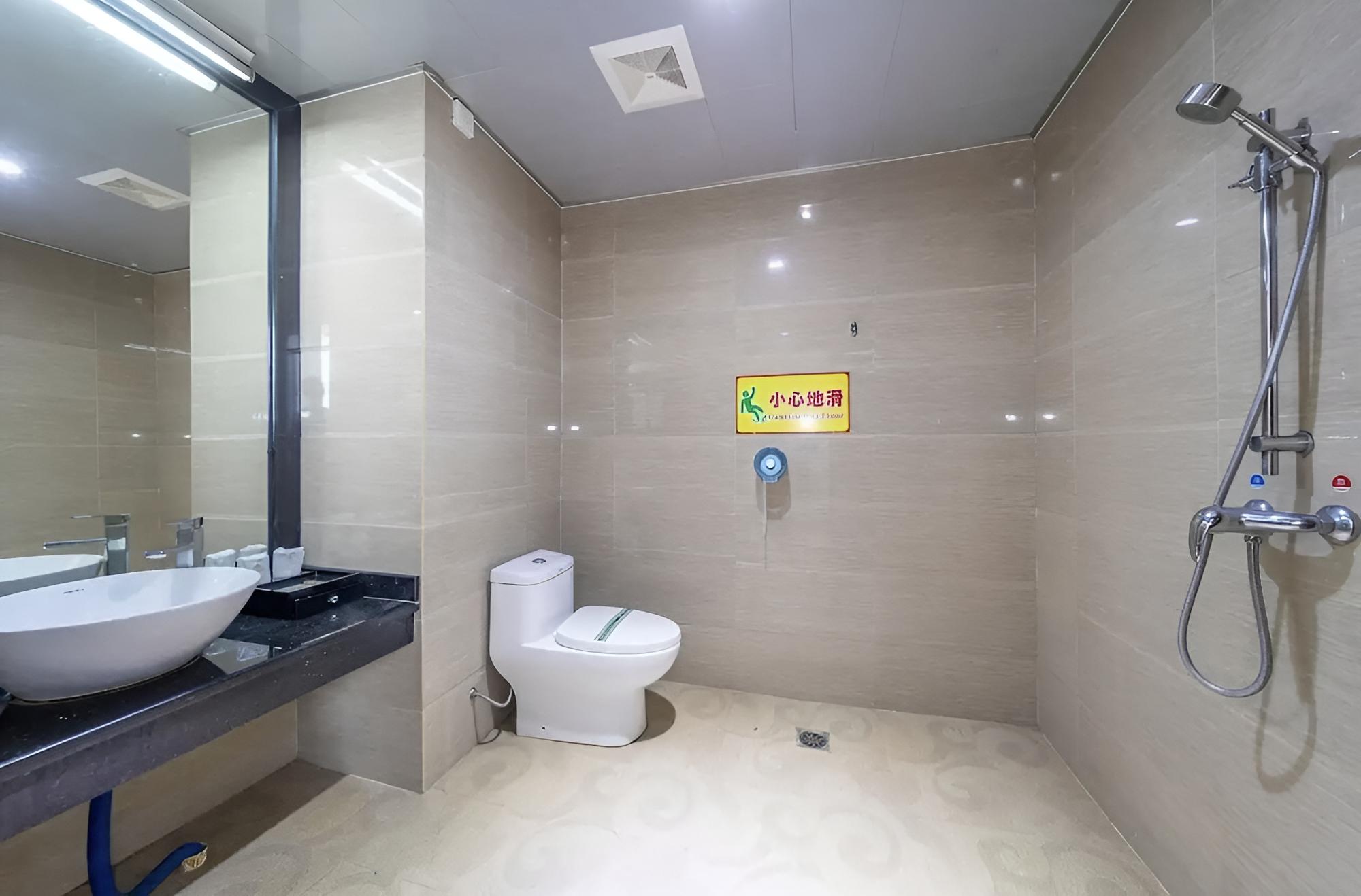 YUAN FENG HOTEL